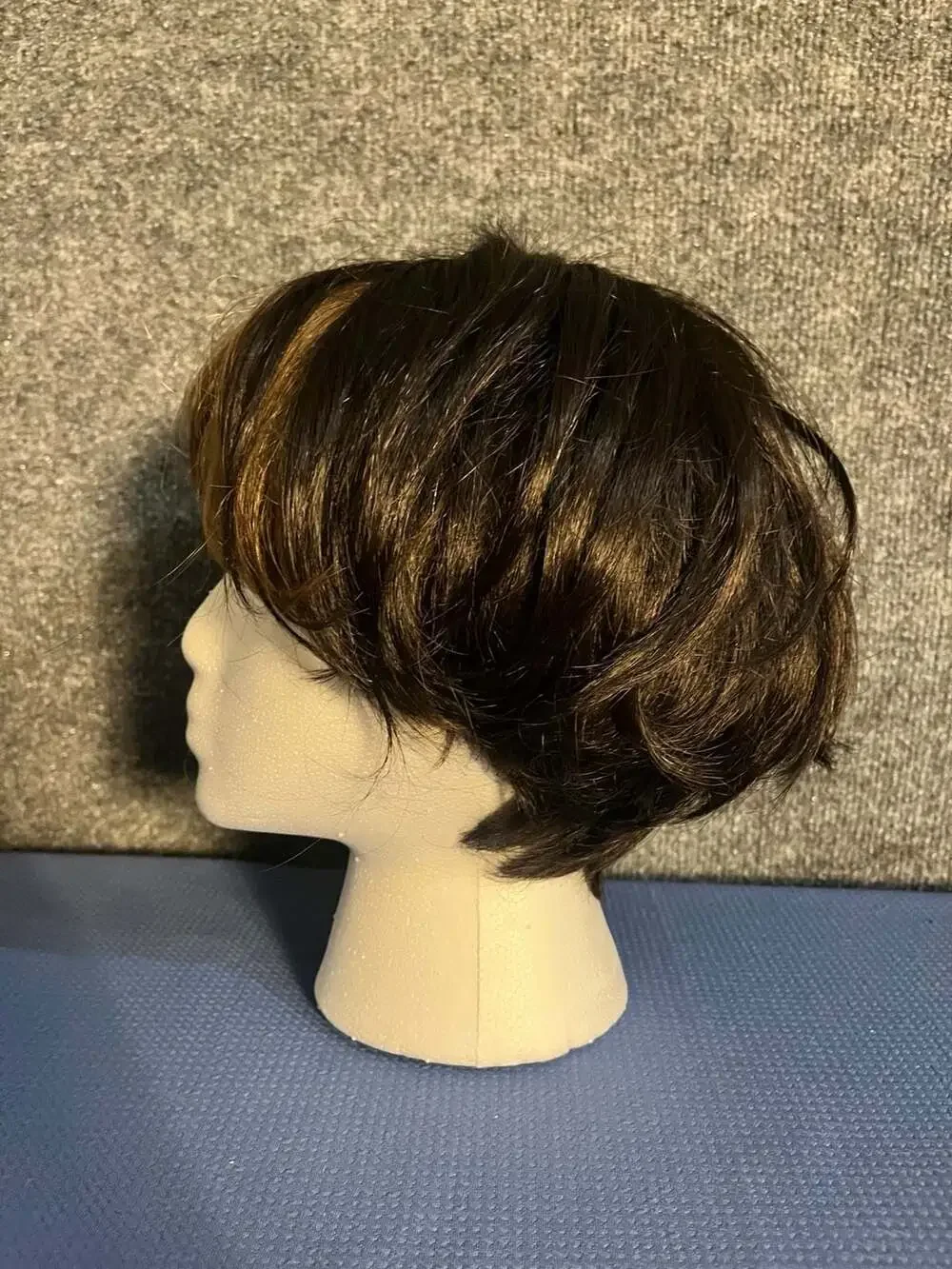 Synthetic Wig Short Layered Bob Brown Highlighted Hair 003-136